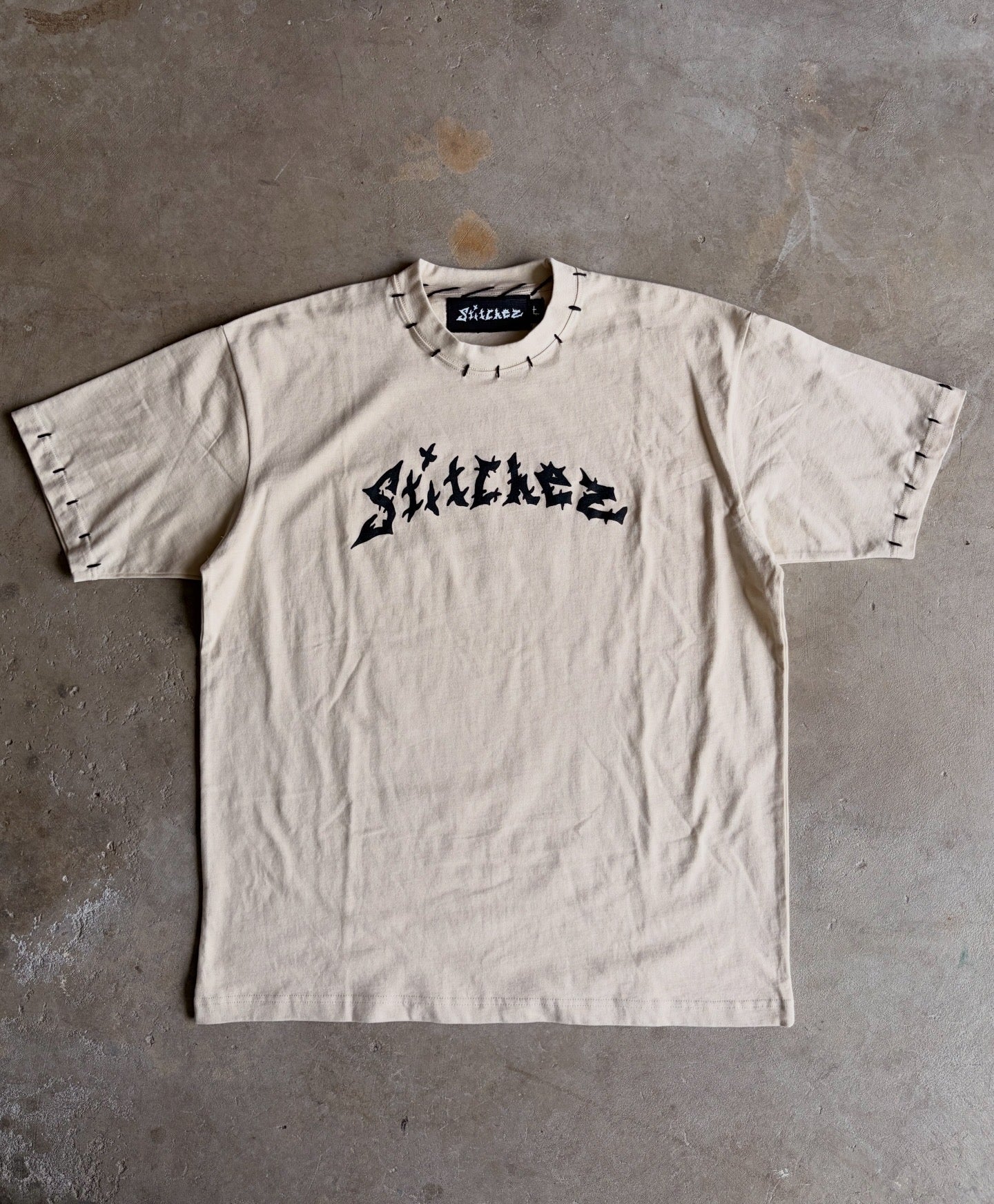 STITCHED TEE