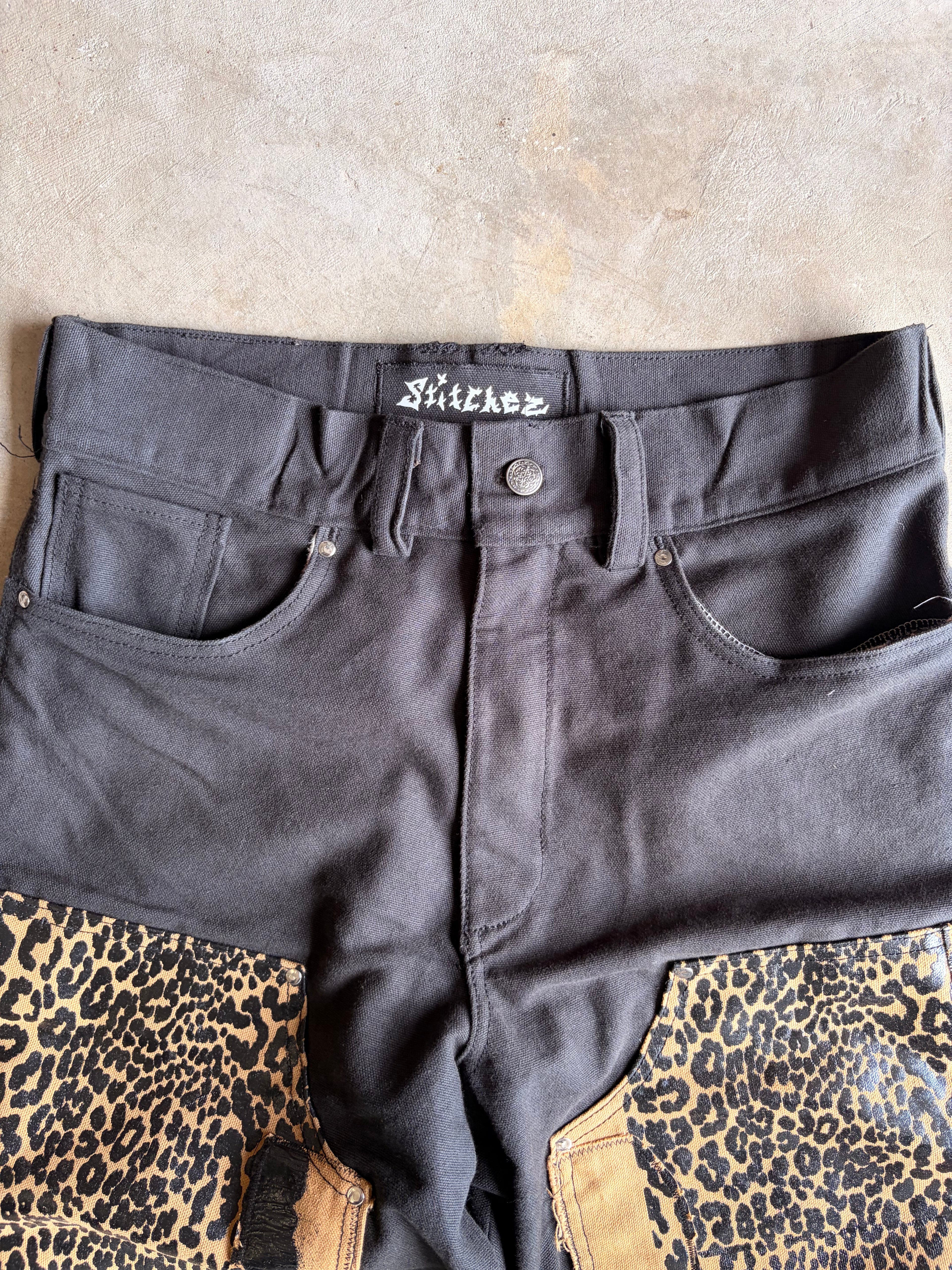LEOPARD DOUBLE KNEES